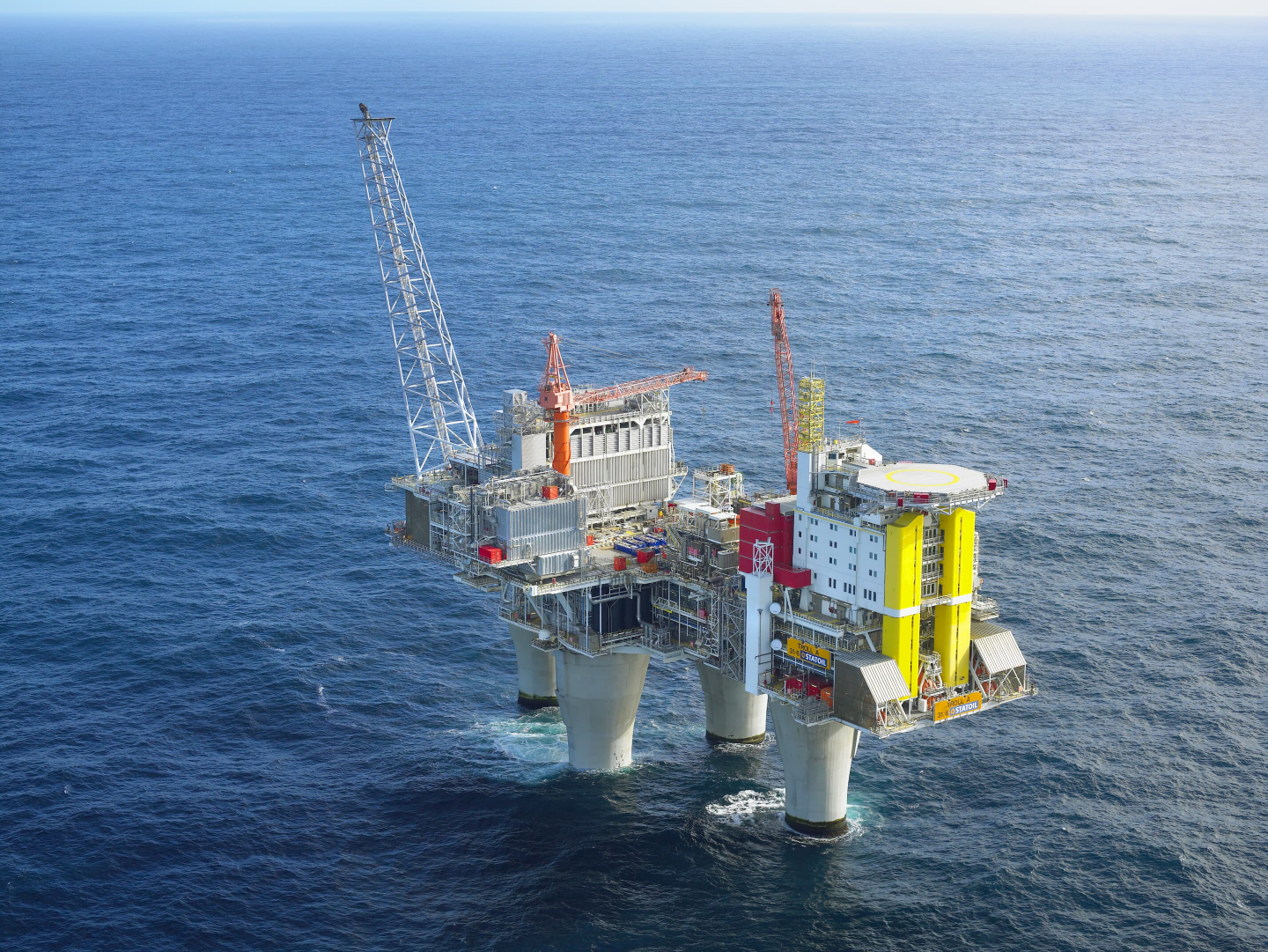 Hitachi Energy HVDC Power from shore