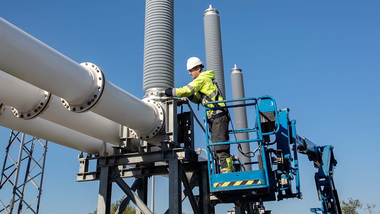 Product image for: Installation and commissioning for high-voltage products
