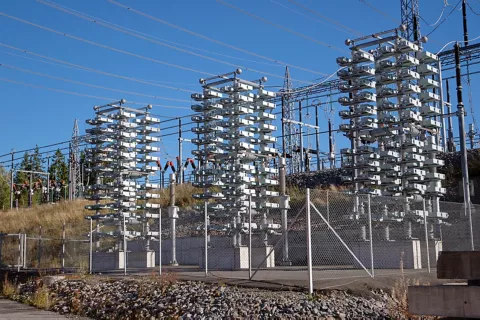 High-voltage capacitors and filters | Hitachi Energy