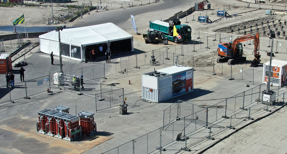 Hitachi and Air Products pioneer zero-emission construction