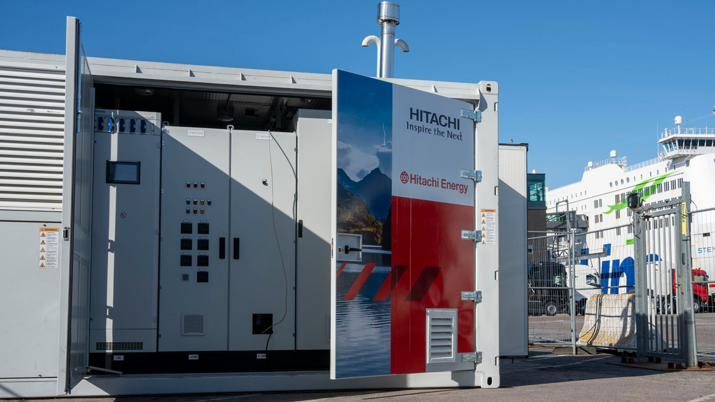 Hitachi Energy's HyFlex Hydrogen-Powered Generator Revolutionizes Port Operations